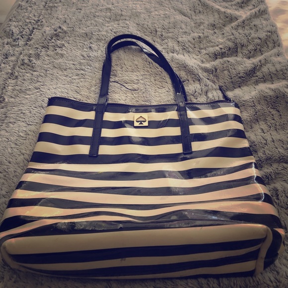 kate spade Handbags - Kate Spade black and cream patent tote